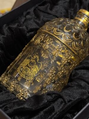 1000ml Luxury Crystal Fragrance Bottle with UAE Logo - متوفر للطلب المسبق – التوصيل متوقع قبل أو بعد العيد